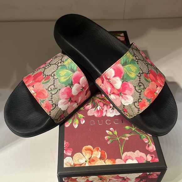 Gucci Sliders - Picture 3 of 5